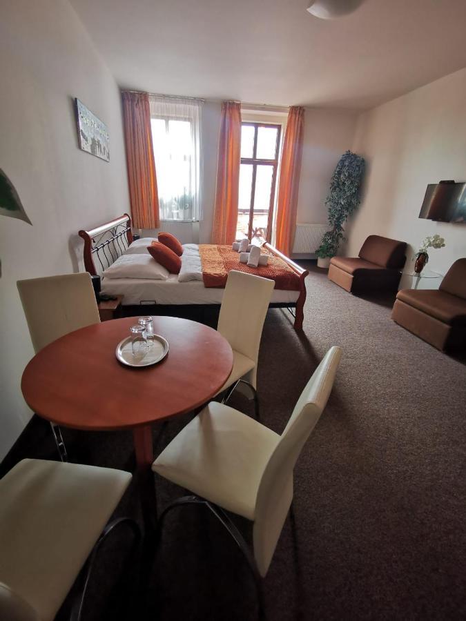 Hotel Palackeho 135 Mělník Kültér fotó